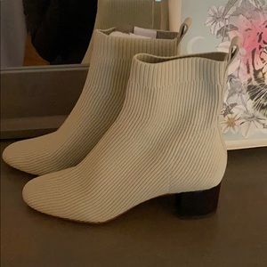Everlane The Glove Boot in Bone